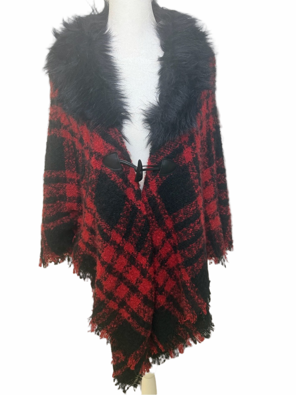 NWT Simply Noelle Buffalo Plaid Poncho Faux Fur Collar Toggle Wrap OS